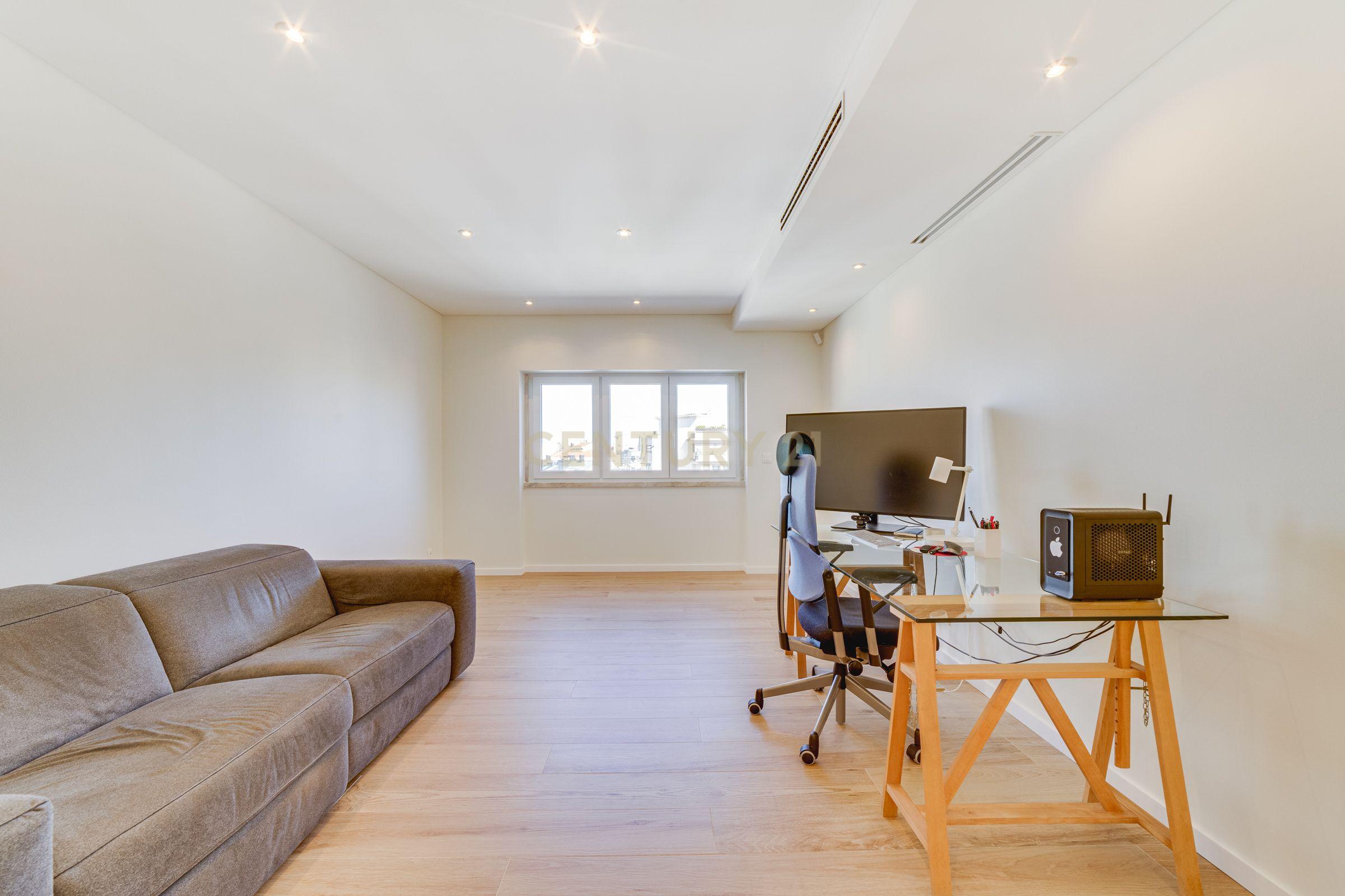 Luxuoso apartamento T4 em Lisboa com Vista e Acabamentos de Alta Qualidade - Image 8